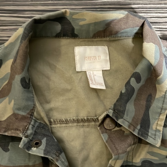 F21 Cargo Cropped Jacket - Picture 3 of 4